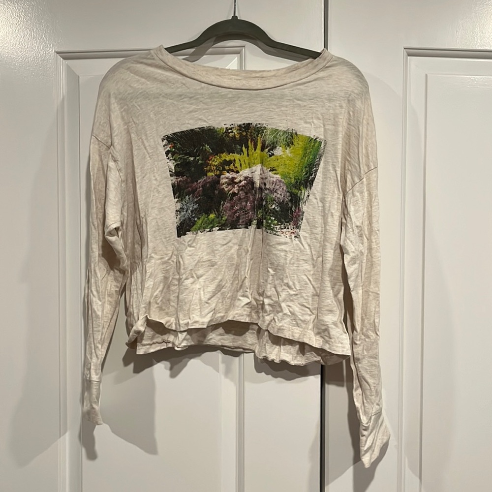 Aerie oversized medium cropped long sleeve graphic tee. Worn once.